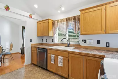 15715 44th Avenue Ct E, Tacoma, WA 98446 - Photo 10