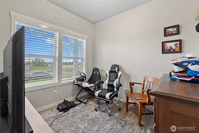 1400 E Whidbey Avenue, Oak Harbor, WA 98277 - Photo 12