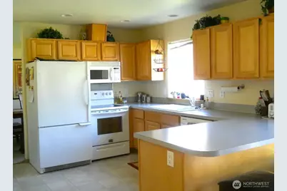 9124 Lewis NE, Lacey, WA 98516 - Photo 6