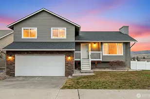 576 Saddle Rock Loop, Wenatchee, WA 98801 - Photo 1