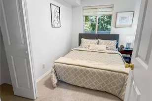 300 10th Ave, Seattle, WA 98122 - Photo 10