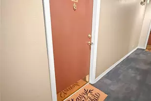 300 10th Ave, Seattle, WA 98122 - Photo 4