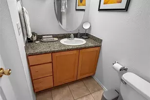 300 10th Ave, Seattle, WA 98122 - Photo 8