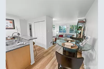 300 10th Avenue #B-105, Seattle, WA 98122 - Photo 24