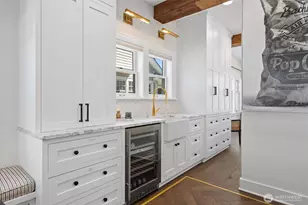 312 Prospect St, Seattle, WA 98109 - Photo 12