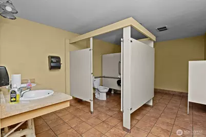 930 SE Pioneer Way, Oak Harbor, WA 98277 - Photo 14