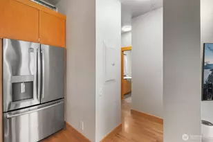 81 Vine St, Seattle, WA 98121 - Photo 22