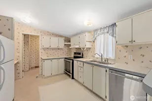 14306 Greenbelt Dr E, Bonney Lake, WA 98391 - Photo 24