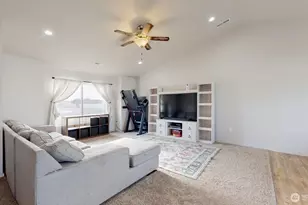 907 E Cascade St, Othello, WA 99344 - Photo 2