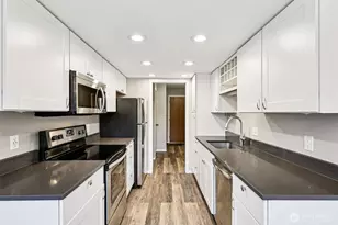 12300 33rd Ave NE, Seattle, WA 98125 - Photo 10