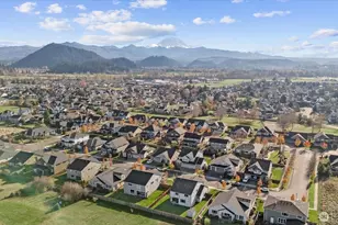 3359 Terry Ln, Enumclaw, WA 98022 - Photo 2