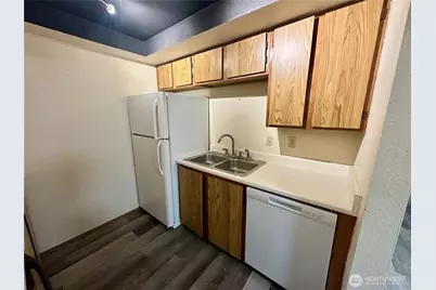 19851 25th Avenue NE #204, Shoreline, WA 98155 - Photo 12