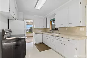 2515 27th Ave W, Seattle, WA 98199 - Photo 10