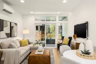 8333 D 12th Ave NW, Seattle, WA 98117 - Photo 2