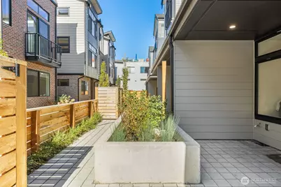 8333 D 12th Avenue NW, Seattle, WA 98117 - Photo 20