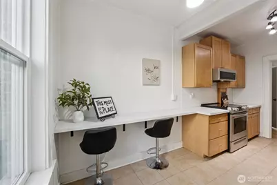 905 NE 43rd Street #108, Seattle, WA 98105 - Photo 10