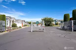 24027 222nd Pl SE, Maple Valley, WA 98038 - Photo 14