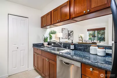 1519 NW 59th Street #101, Seattle, WA 98107 - Photo 12
