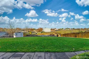 340 SE Highland Park Dr, College Place, WA 99324 - Photo 32