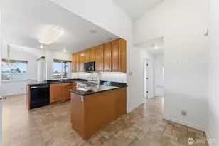 340 SE Highland Park Dr, College Place, WA 99324 - Photo 6