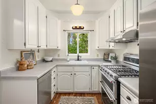 108 N 60th St, Seattle, WA 98103 - Photo 18