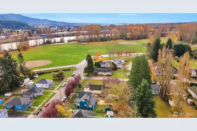 303 S Baker Street, Mount Vernon, WA 98273 - Photo 2