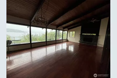 9803 Rainier Avenue S #upper, Seattle, WA 98118 - Photo 8