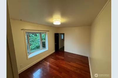 9803 Rainier Avenue S #upper, Seattle, WA 98118 - Photo 4