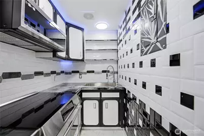 748 S Cloverdale Street #8, Seattle, WA 98108 - Photo 14