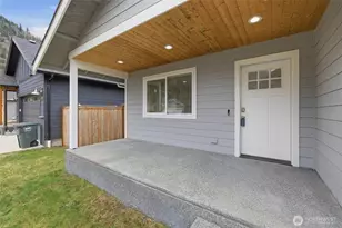 6311 Bearpaw Ct, Maple Falls, WA 98266 - Photo 2