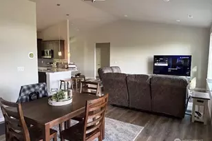 361 NE Southridge Dr, Belfair, WA 98528 - Photo 6