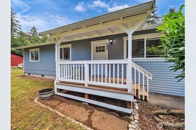 592 Kodiak Avenue, Camano Island, WA 98282 - Photo 12