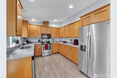 592 Kodiak Avenue, Camano Island, WA 98282 - Photo 2