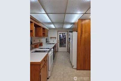 31 E Village View Drive, Allyn, WA 98588 - Photo 8