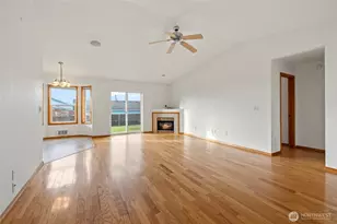 329 Melissa St, Camano Island, WA 98282 - Photo 6