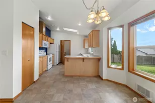 329 Melissa St, Camano Island, WA 98282 - Photo 12