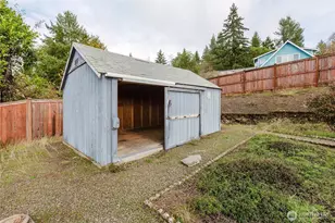 3804 Harbel Dr NE, Bremerton, WA 98310 - Photo 36