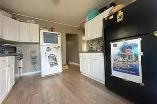 4757 35th Ave NE, Seattle, WA 98105 - Photo 2