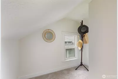 8416 Duncan Avenue S, Seattle, WA 98118 - Photo 16