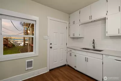 403 E Wright Avenue, Tacoma, WA 98404 - Photo 16