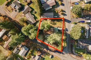 13405 Cedar Ct E, Bonney Lake, WA 98391 - Photo 2