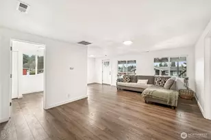 17403 Spanaway Ln E, Spanaway, WA 98387 - Photo 6