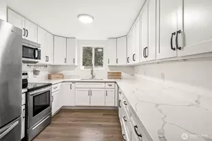 17403 Spanaway Ln E, Spanaway, WA 98387 - Photo 8