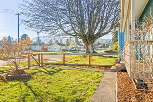 233 E 10th St, Port Angeles, WA 98362 - Photo 6