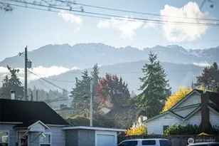 233 E 10th St, Port Angeles, WA 98362 - Photo 16