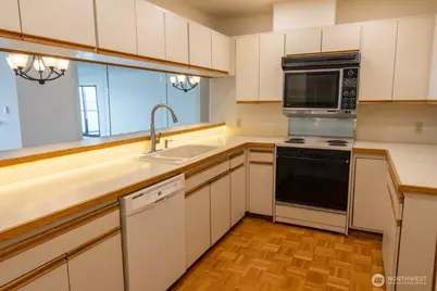 1140 Alki Avenue SW #303, Seattle, WA 98116 - Photo 6