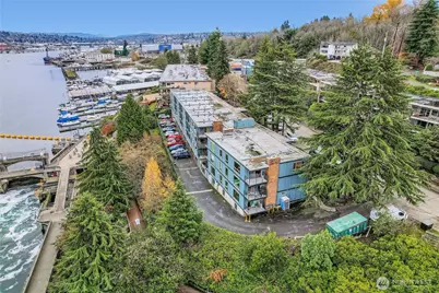 3200 W Commodore Way #206, Seattle, WA 98199 - Photo 1