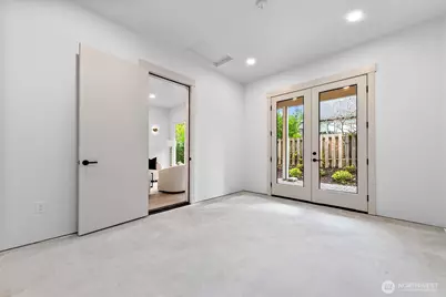 10811 24th Avenue NE, Seattle, WA 98125 - Photo 16