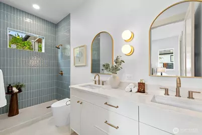 10811 24th Avenue NE, Seattle, WA 98125 - Photo 18