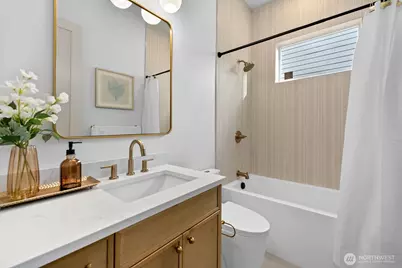 10811 24th Avenue NE, Seattle, WA 98125 - Photo 22